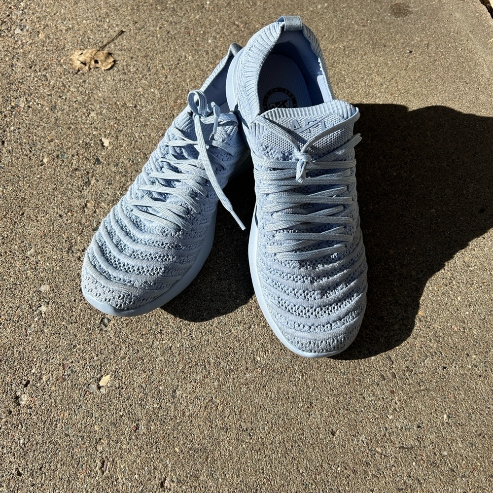 APL TECHLOOM WAVE Running Shoes 0320XC women’s size 9, slip-on design